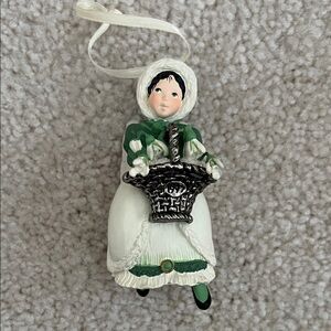 Vintage Hallmark Ornament Snow Drop Angel 
1997 -2nd in Series